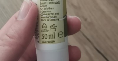 Zadní strana obalu kosmetiky