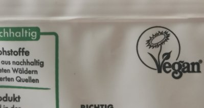 Zadní strana obalu kosmetiky