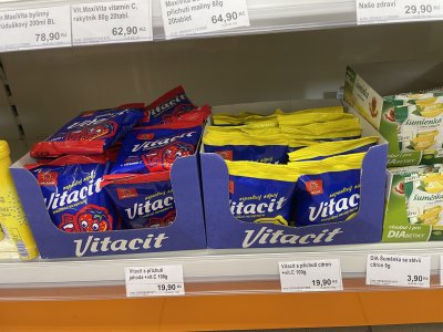 Vitacit v regálu v obchodě