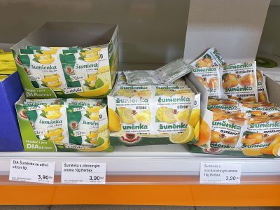 Šuměnka v regálu
