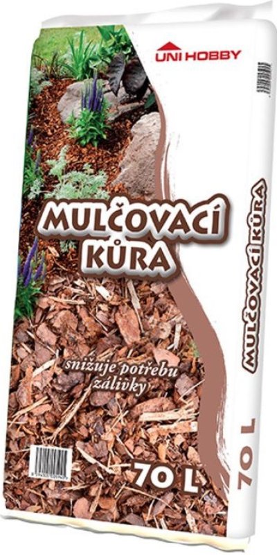 Bílý pytel obsahující mulčovací kůru a s obrázkem kůry v záhoně