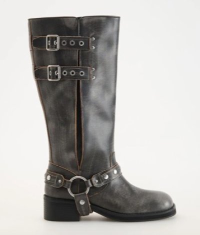 Šedé kozačky s přezkami