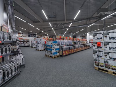 Fotografie první outletové prodejny Lidl ve Štěrboholích