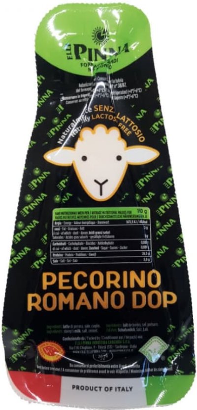 Ovčí sýr Pecorino Romano v produktovém obalu