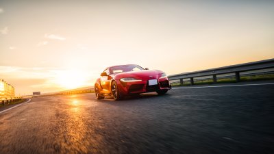 Červené sportovní auto