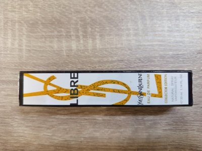 Toaletní voda Yves Saint Laurent LIBRE v produktovém obalu