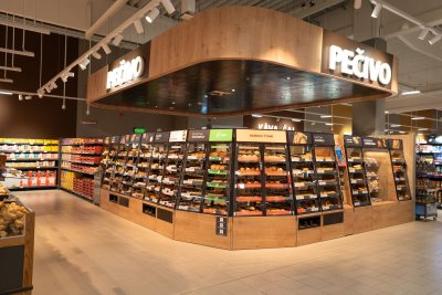 Sekce s pečivem v prodejně Kaufland