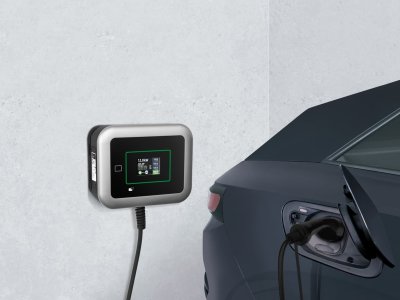 Nástěnná nabíjecí stanice, nabíjení elektromobilu