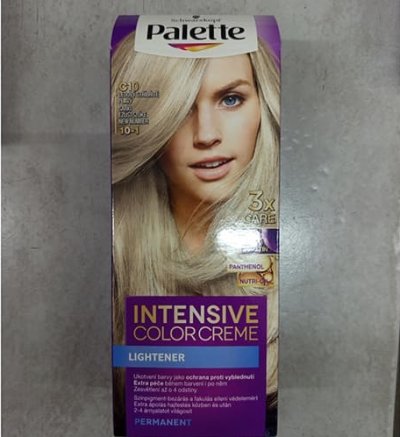 Barva na vlasy v produktovém obalu