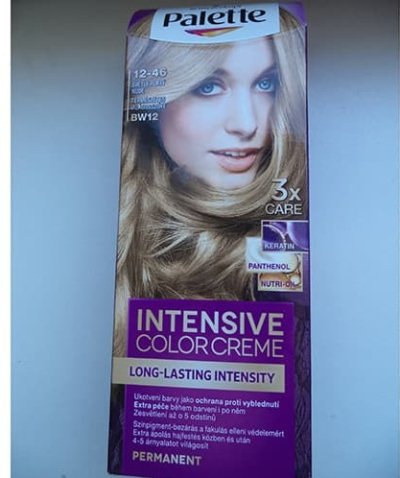 Barva na vlasy v produktovém obalu