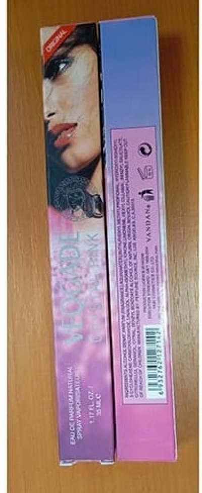 Toaletní voda v produktovém obalu