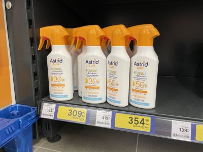 Opalovací krémy v obchodě
