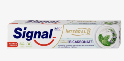 Zubní pasta v produktovém obalu