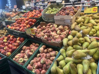 Ovoce v chorvatském supermarketu