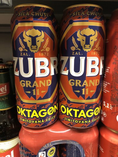 Pivo Zubr v plechovkách