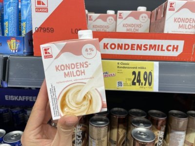 Kondenzované mléko značky K-Classic v supermarketu