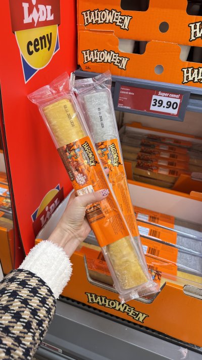 Barevné listové těsto v černé nebo oranžové barvě
