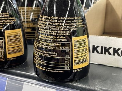 Sójová omáčka v supermarketu