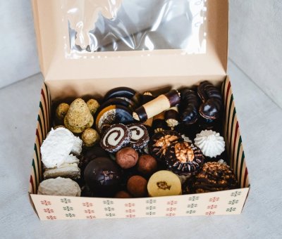 Vánoční cukroví v krabičce