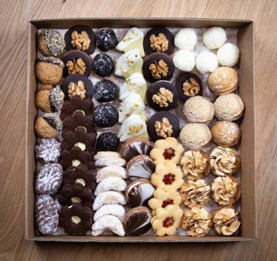 Vánoční cukroví v krabičce