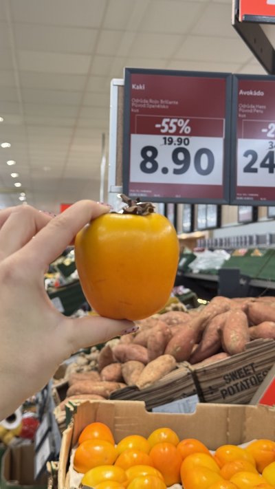 Kaki 1 ks za 8,90 Kč