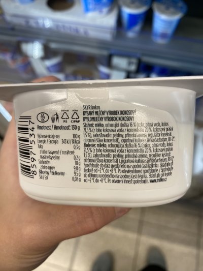 Etiketa na obalu skyru