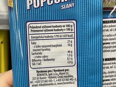 Etiketa na balení popcornu