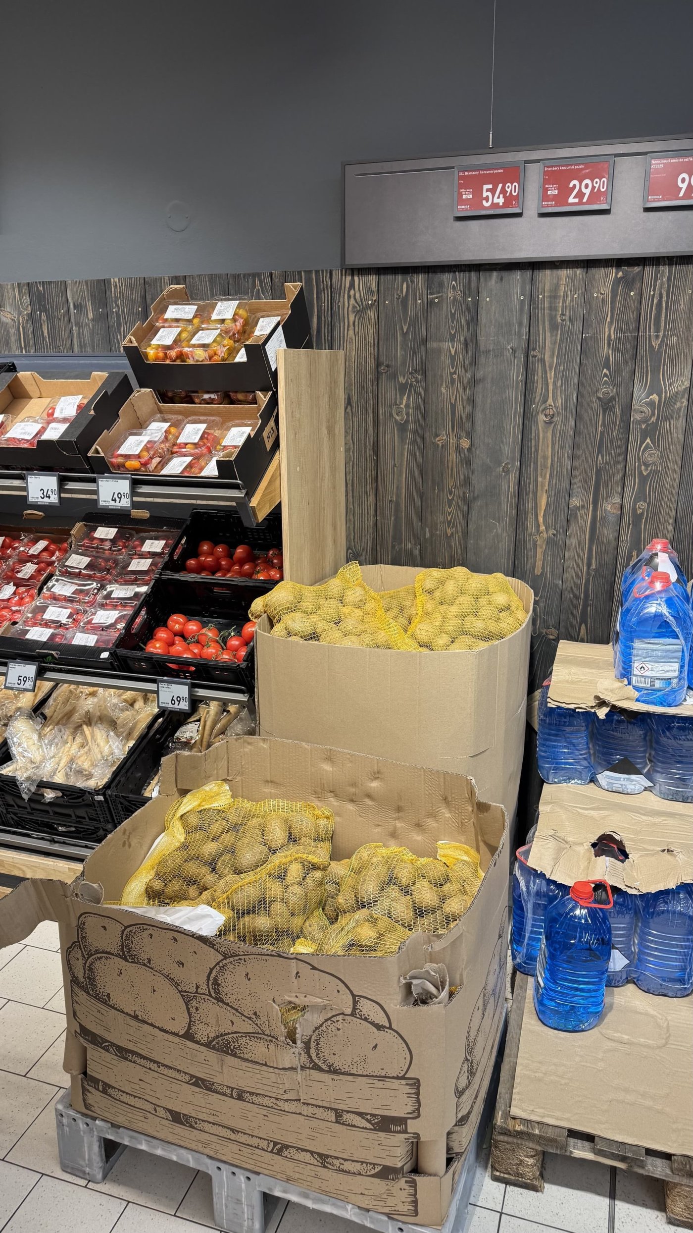 Balení 10 kg konzumních pozdních brambor jen za 54,90 Kč. Za kilo dáte jen 5,49 Kč.