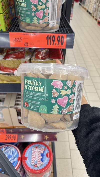 Kbelík perníčků k nazdobení Rej 500 g za 119,90 Kč.