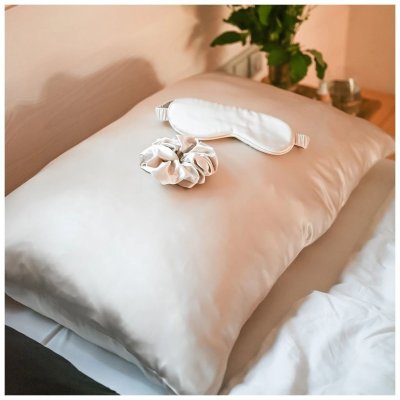 Hedvábný povlak na polštář, maska na spaní a gumička