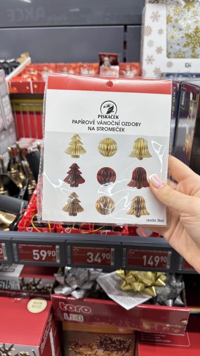 Papírové vánoční ozdoby Piskáček jsou skladné, odolné a stojí jen 59,90 Kč.