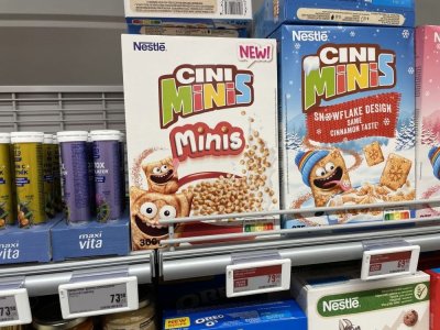 Snídaňové cereálie v supermarketu