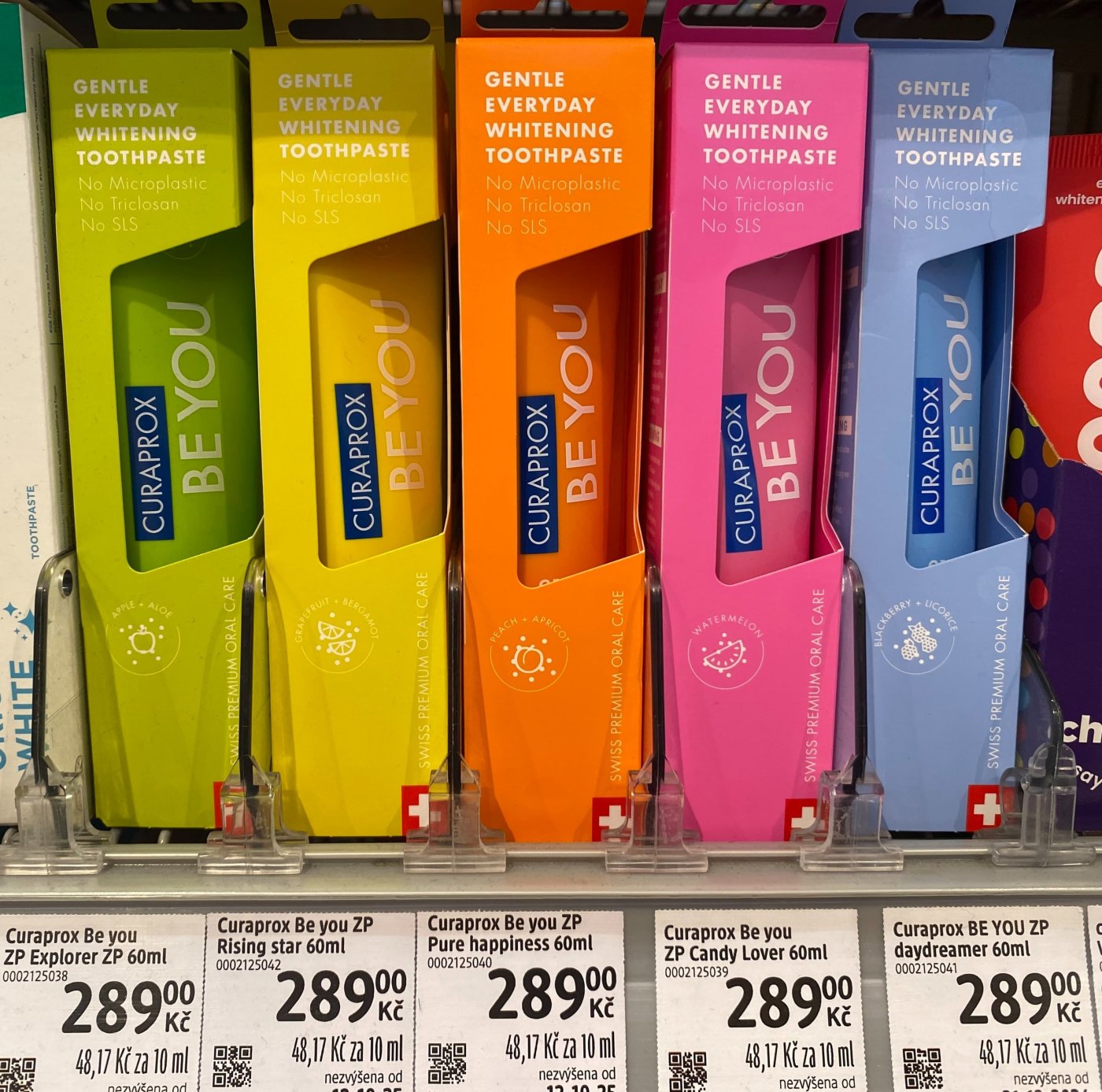 Ochucené zubní pasty Curaprox Be You