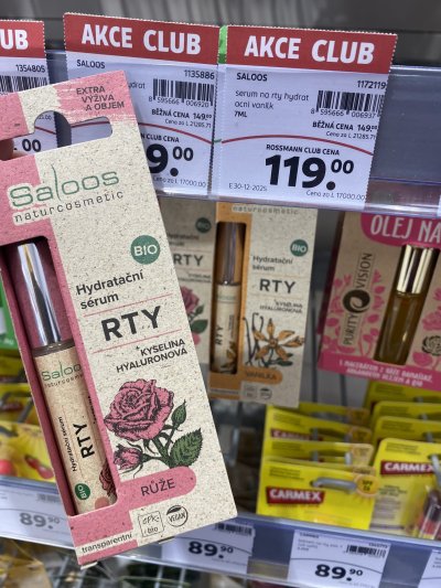 Balzám na rty v obchodě