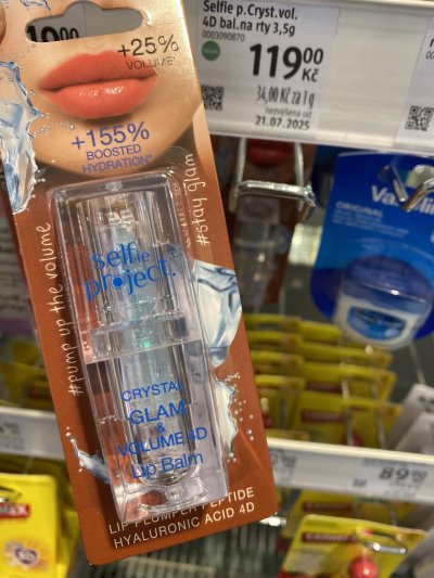 Balzám na rty v obchodě