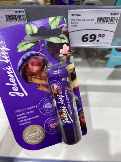 Balzám na rty v obchodě