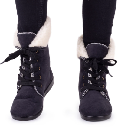 Dámská černá zimní zavazovací obuv