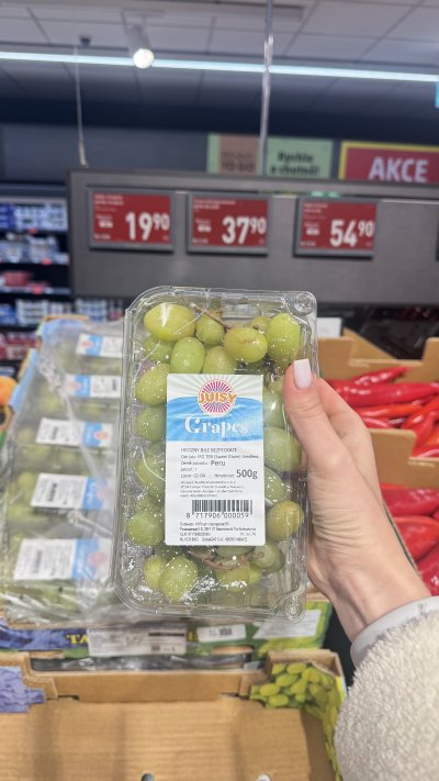 Bílé hrozny bezsemenné 500 g za 37,90 Kč