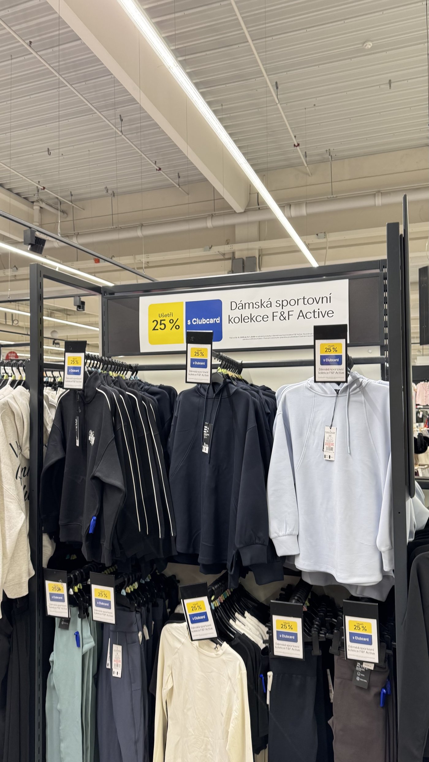 25% sleva na dámskou sportovní kolekci F&F Active (platí s Clubcard)