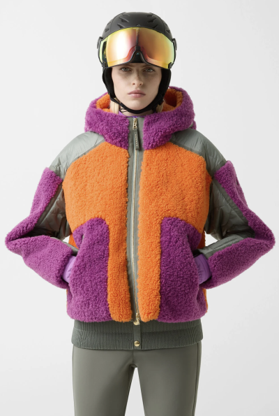 Modelka v lyžařském oblečení