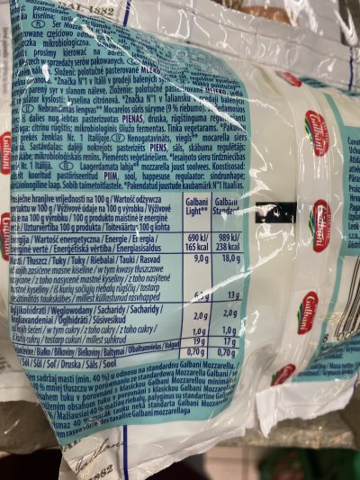 Etiketa na obalu mozzarelly