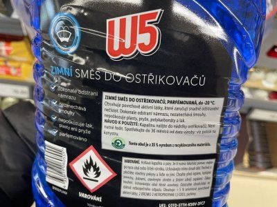 Etiketa na obalu zimní směsi do ostřikovačů