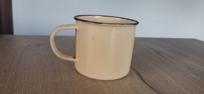 Smaltovaný plecháček