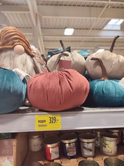 Halloweenská nabídka v obchodě Albert