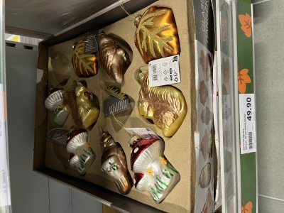 Halloweenská nabídka v obchodě Action