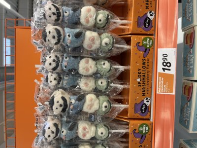 Halloweenská nabídka v obchodě Action