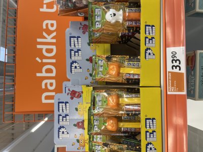 Halloweenská nabídka v obchodě Action