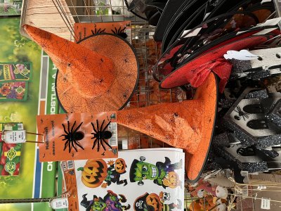 Halloweenská nabídka v obchodě Uni Hobby