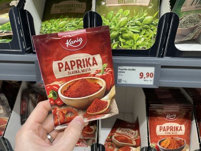 Mletá paprika v supermarketu