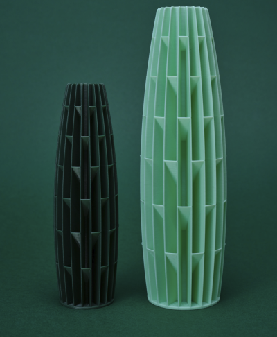 Váza ve tvaru okurky